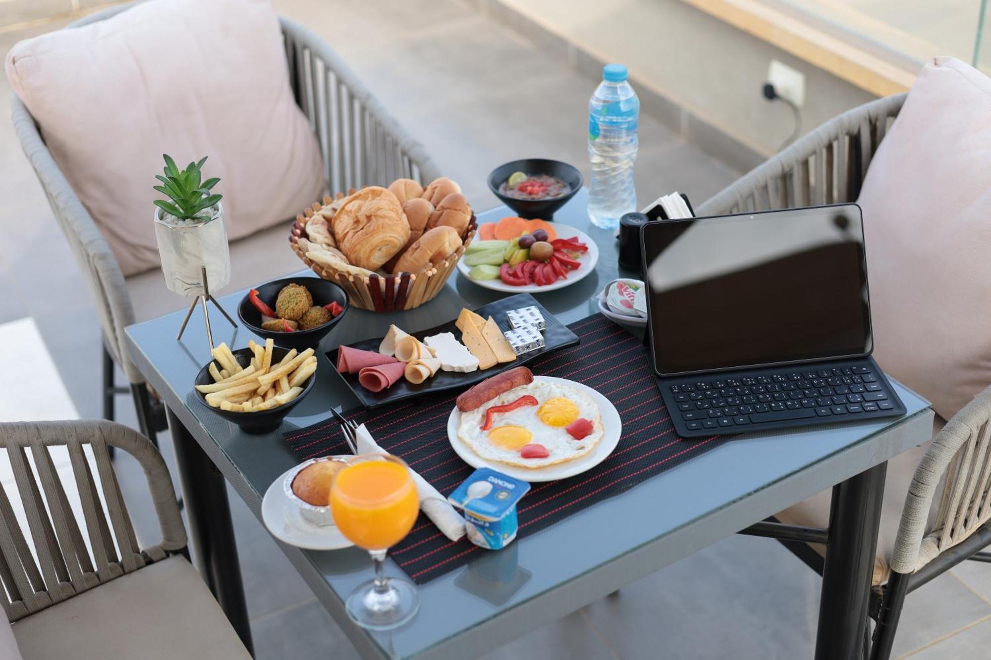 Golden Palm Sunrise Inn Kafrat al Jabal Екстер'єр фото