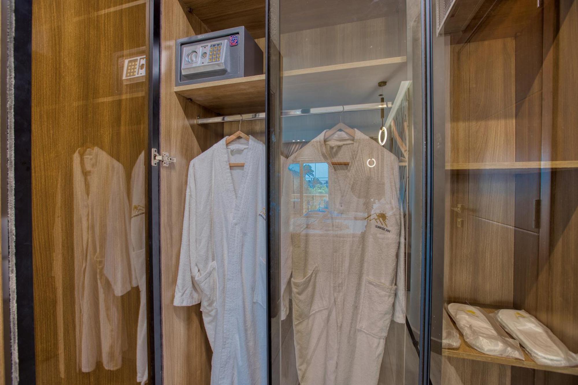 Golden Palm Sunrise Inn Kafrat al Jabal Екстер'єр фото
